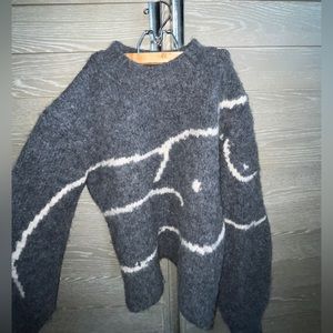 paloma wool palmira sweater in grey
size unmarked but fits S/L depending on fit